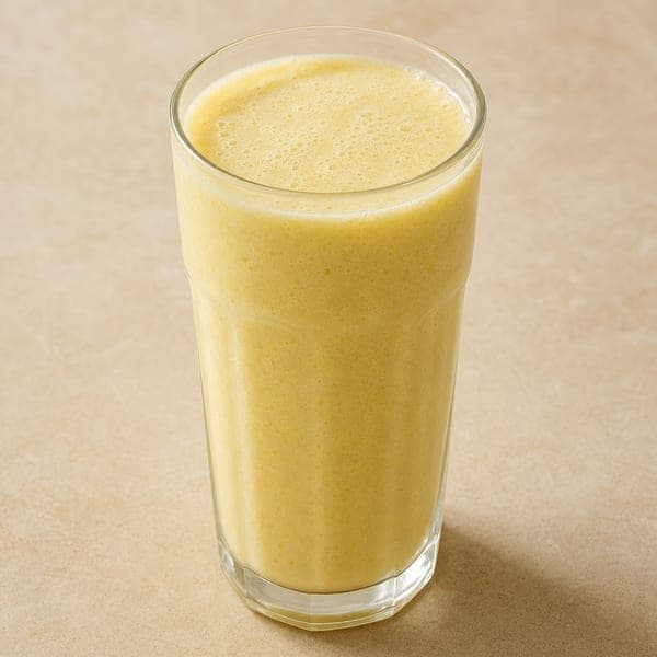 Smoothie z ananasem, jabłkiem i bananem