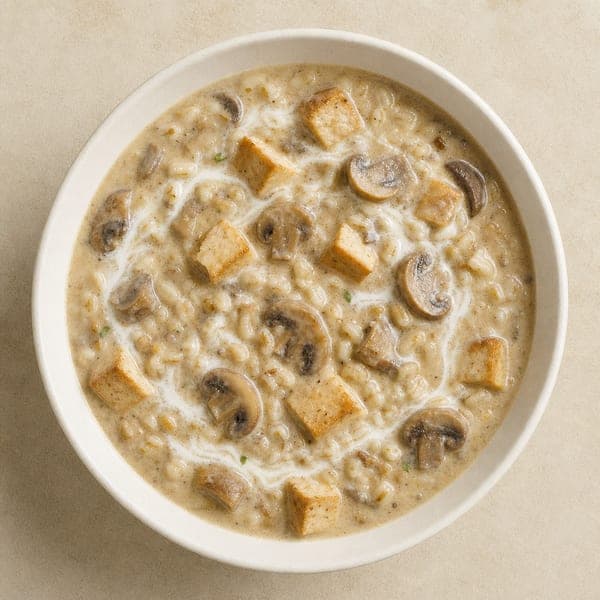 Zupa grzybowa z tofu wędzonym i pęczakiem