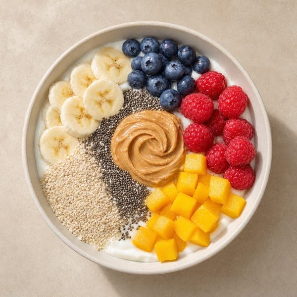 Jogurtowy bowl owocowy z chia i otrębami