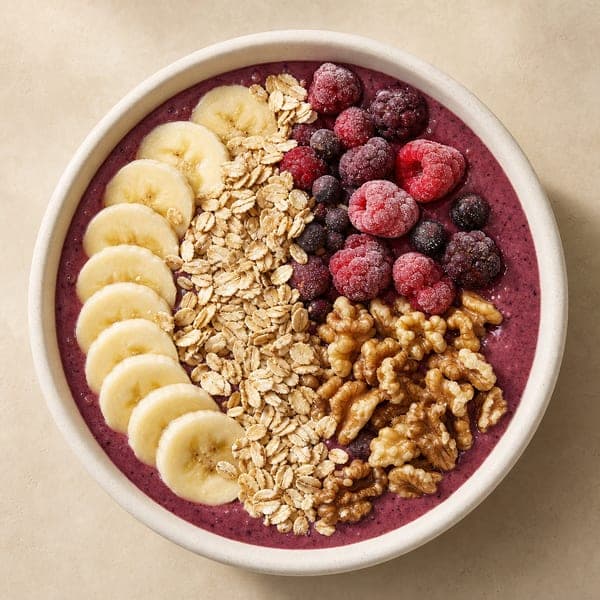 Smoothie bowl z owocami leśnymi