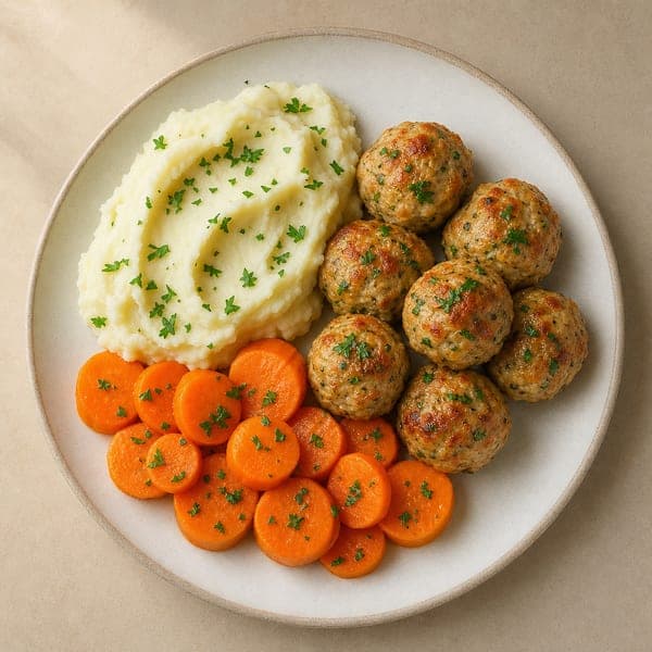 Pieczone mielone z kurczaka z purée i marchewką