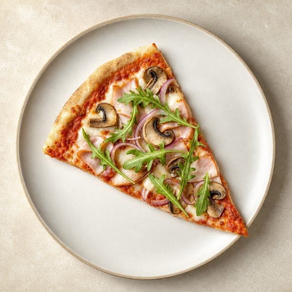Pizza na gotowym spodzie z pieczarkami i szynką z indyka