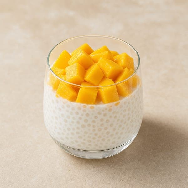 Egzotyczny pudding z tapioki z mango i mleczkiem kokosowym