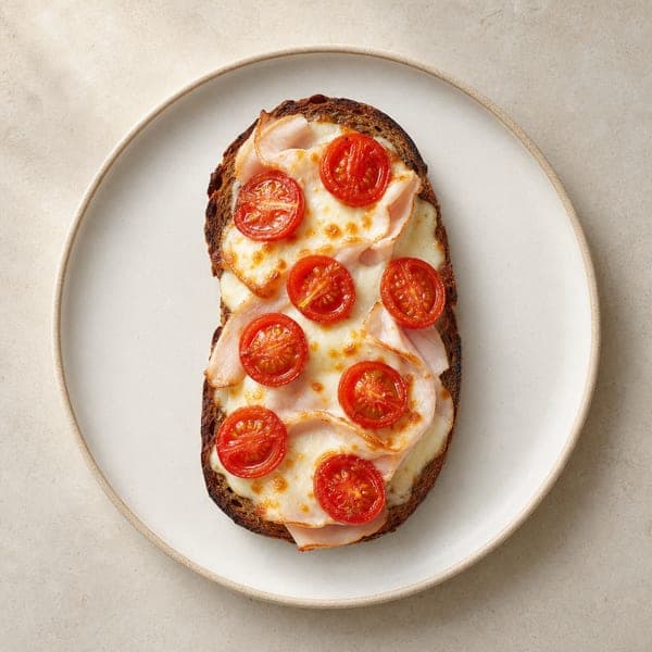 Grzanki z szynką i serem mozzarella
