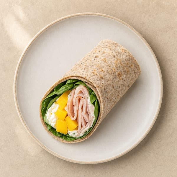 Wrap z kurczakiem, mango i kremowym serkiem