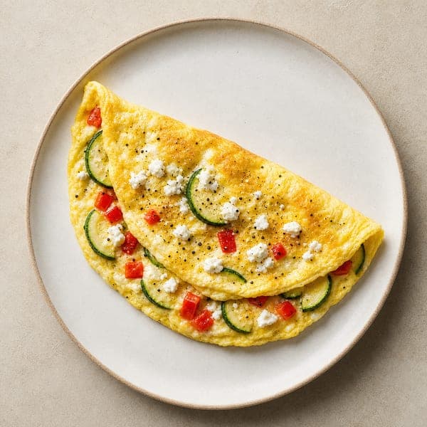 Omlet białkowy z warzywami i serem feta
